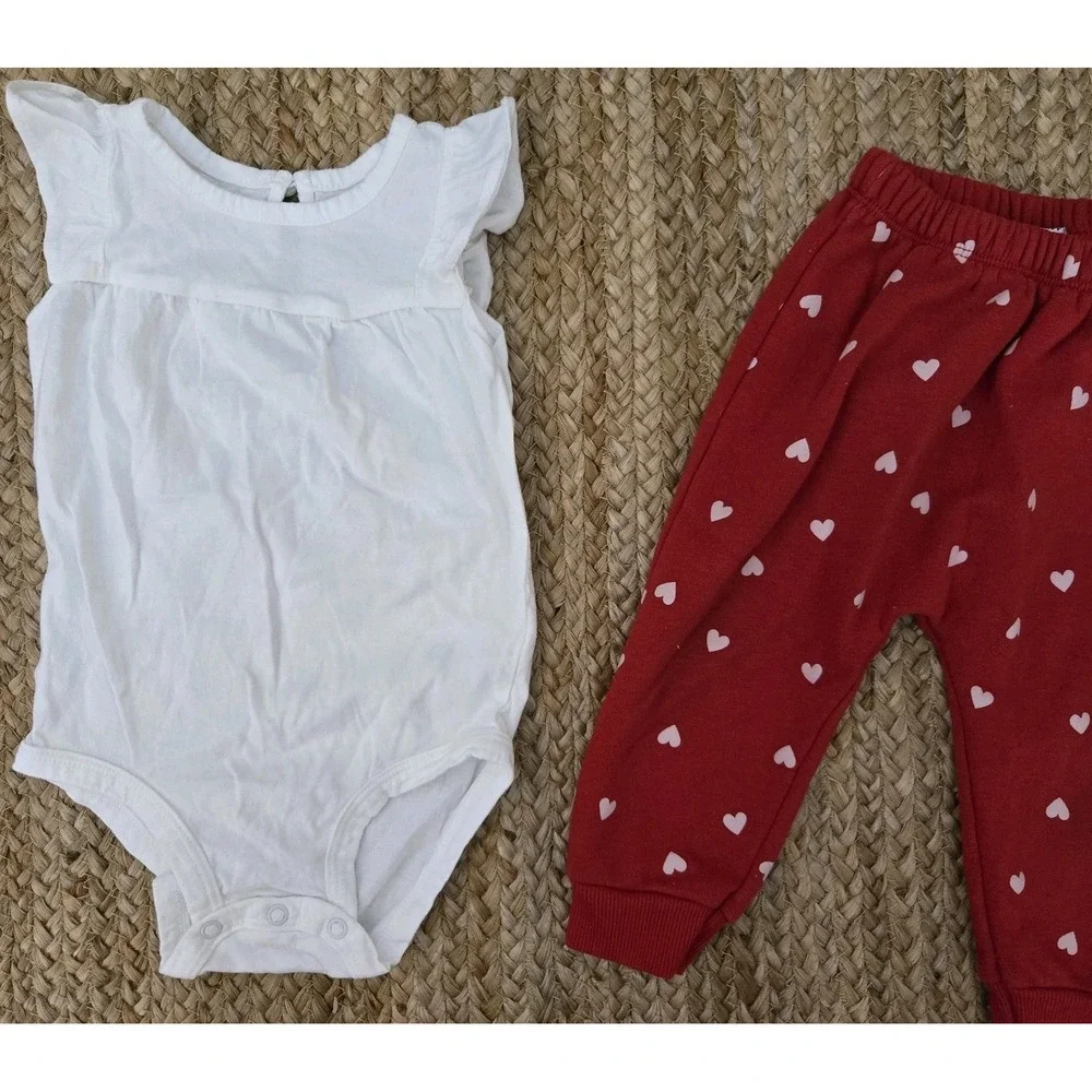 Carter‎ Bodysuit & Old Navy Hearts Pants Red Size 12-18months Valentines